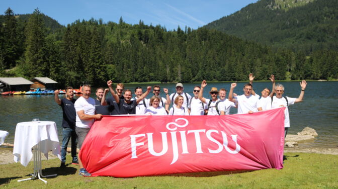 Racks4Roots-Pflanzung Spitzingsee Fujitsu-Mitarbeiter