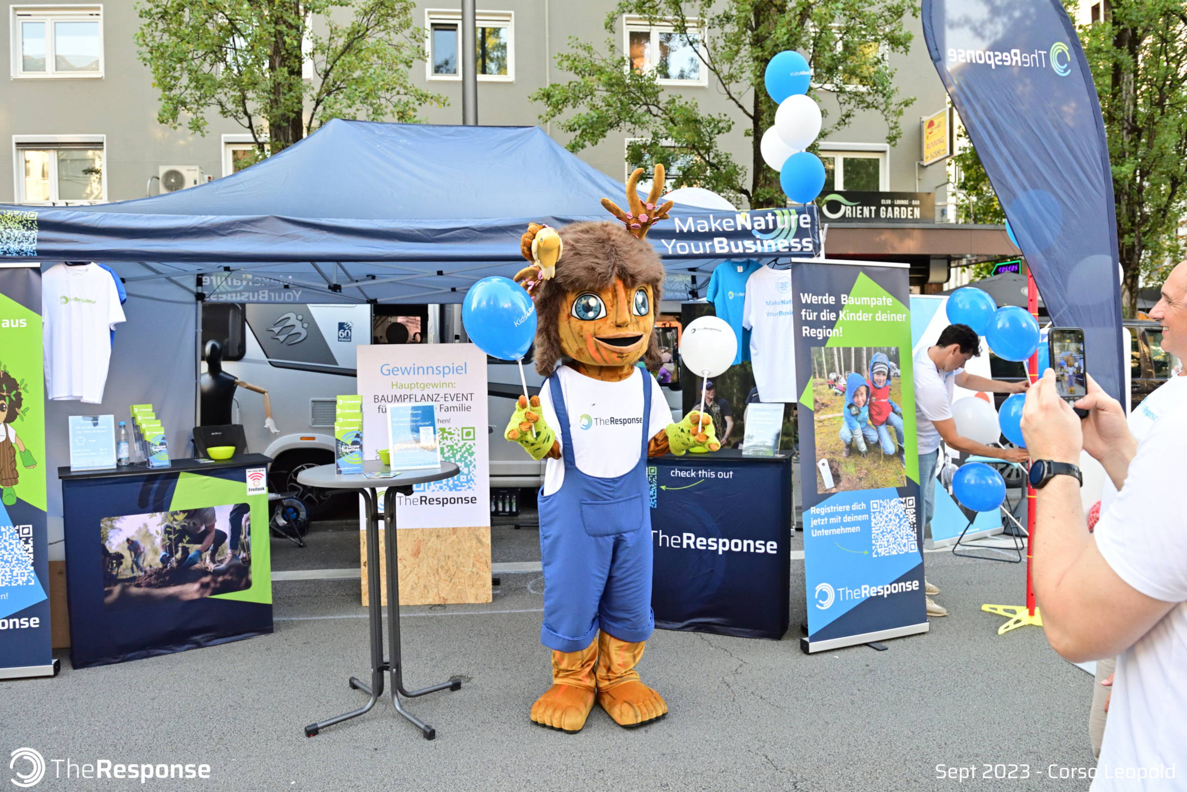 Baumfreund Rooty bei The Response Stand am Corso Leopold