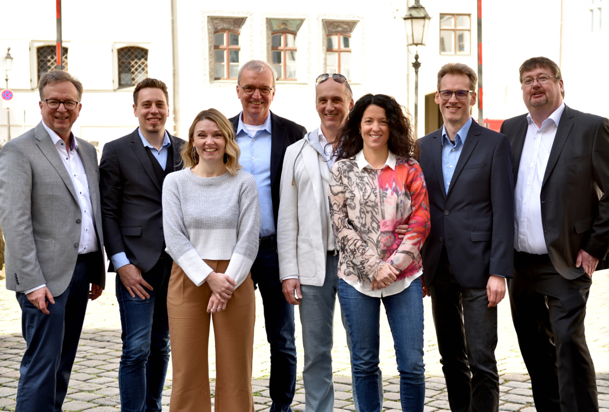 Gesellschafter The Response bei Gruendung